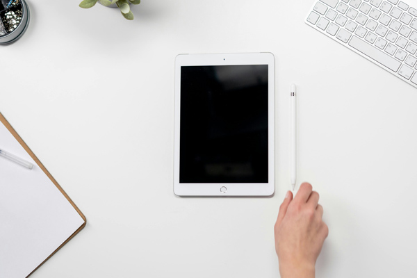 ?AI未來趨勢：技術(shù)突破、應(yīng)用拓展與社會影響深化?